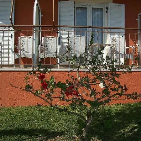 Diona Apartman Lurdáta